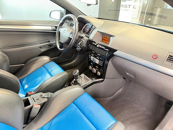 Opel Astra 19 of 24