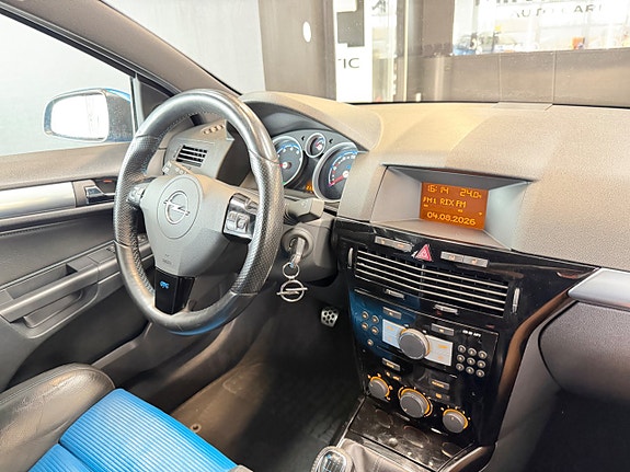 Opel Astra 20 of 24