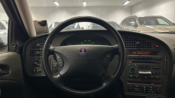 Saab 9-5 13 of 18