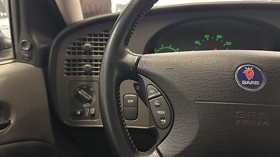 Saab 9-5 14 of 18