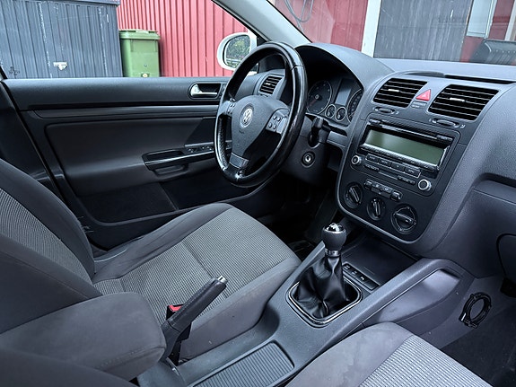 Volkswagen Golf V 8 of 9