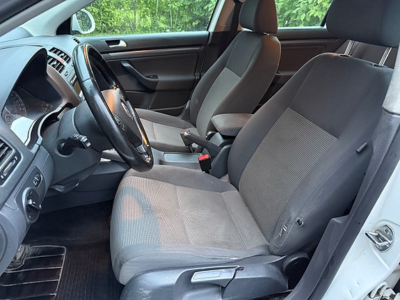 Volkswagen Golf V 9 of 9
