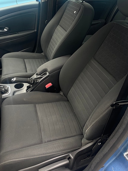 Renault Megane III 6 of 9