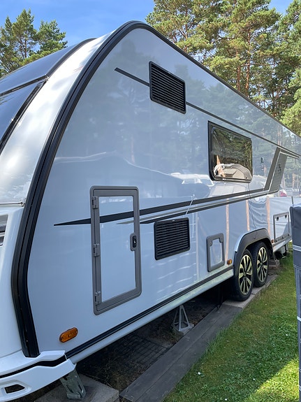 Knaus 650 PXB 2 of 9