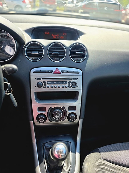 Peugeot 308 15 of 17