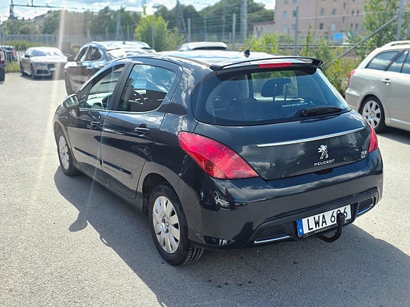 Peugeot 308 7 of 17