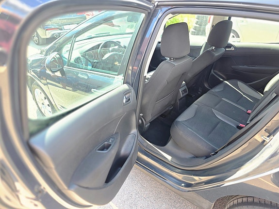 Peugeot 308 9 of 17