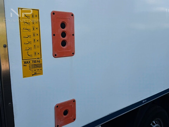 Volkswagen Crafter 21 of 21