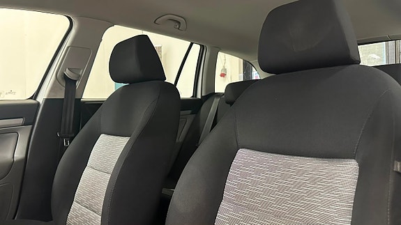 Skoda Octavia 8 of 17