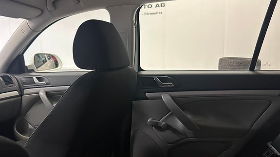 Skoda Octavia 10 of 17