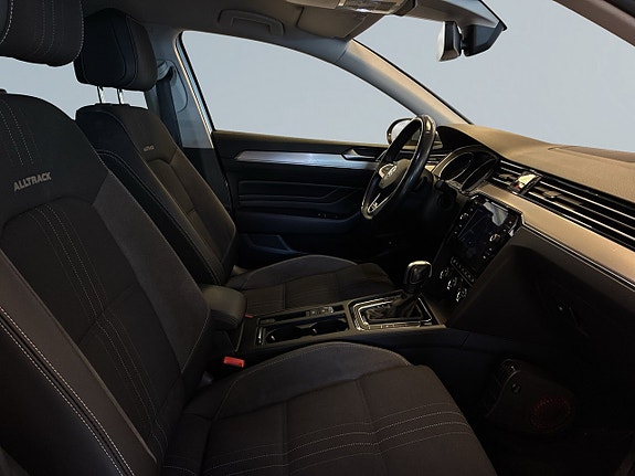 Volkswagen Passat Alltrack 10 of 24