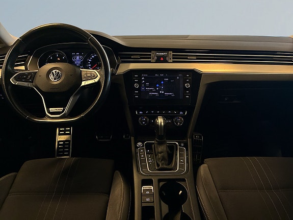 Volkswagen Passat Alltrack 8 of 24
