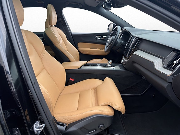 Volvo XC60 12 of 30