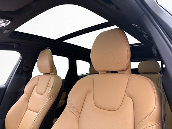 Volvo XC60 16 of 30