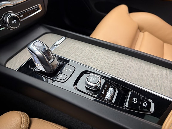 Volvo XC60 21 of 30