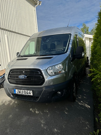 Ford Transit 2 of 3