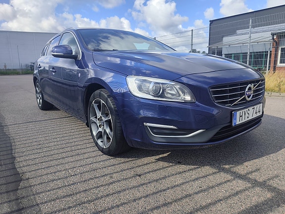 Volvo V60 4 of 15
