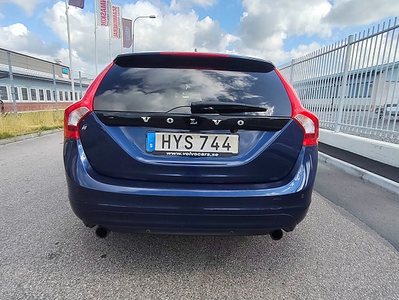 Volvo V60 6 of 15