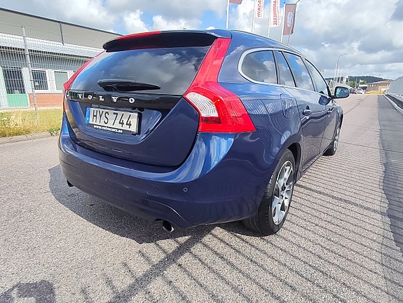 Volvo V60 7 of 15