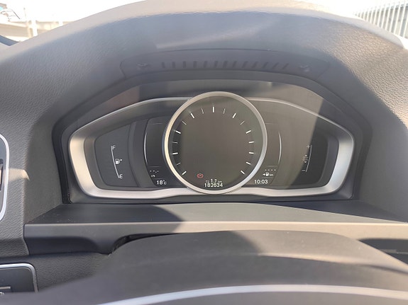 Volvo V60 10 of 15