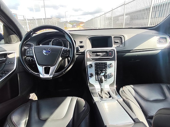 Volvo V60 9 of 15