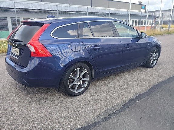 Volvo V60 5 of 15