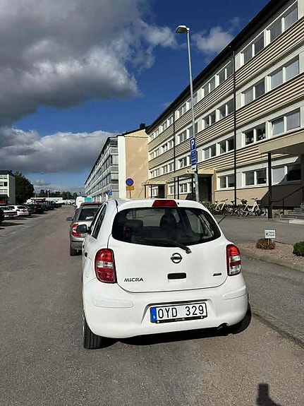 Nissan Micra 4 of 5