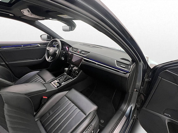 Skoda Superb 16 of 30