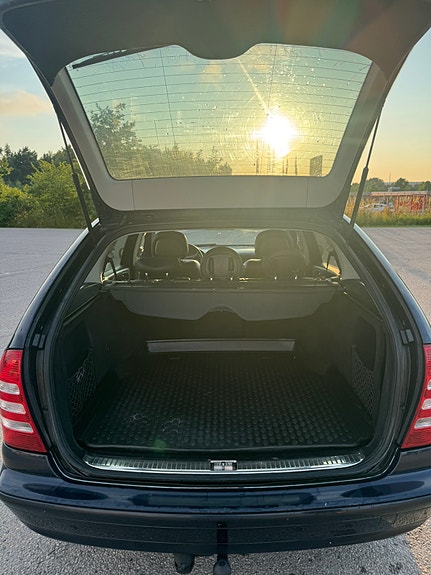 Mercedes-Benz C180 5 of 8