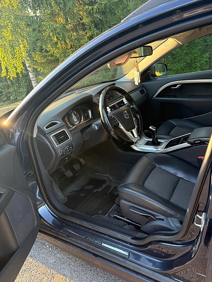 Volvo V70 7 of 11