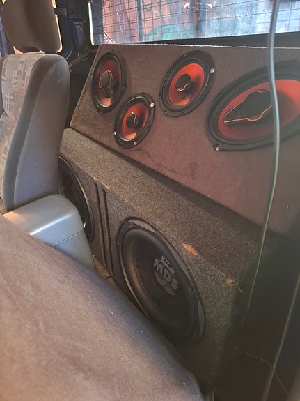 Nissan NP300 8 of 10