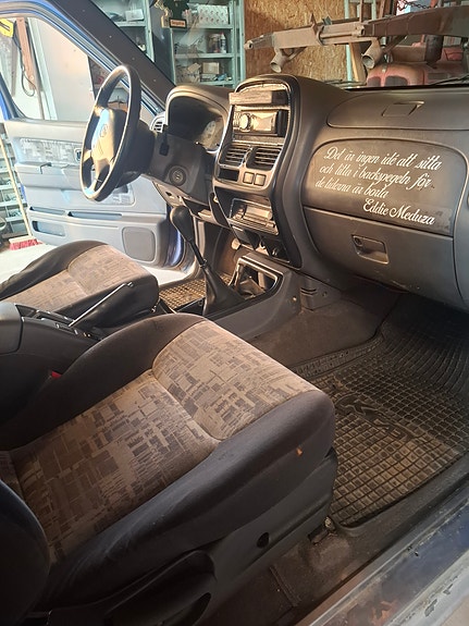 Nissan NP300 7 of 10