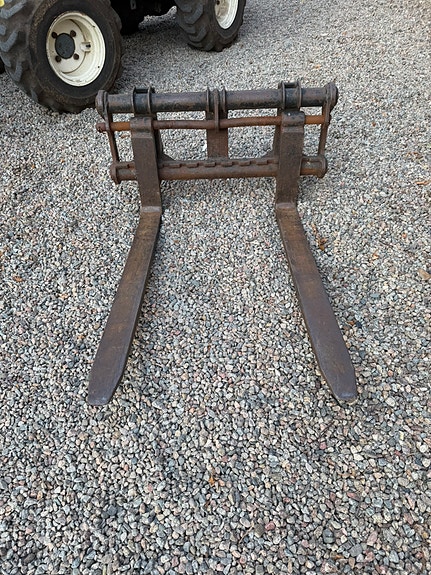 Yanmar V1 3 of 9