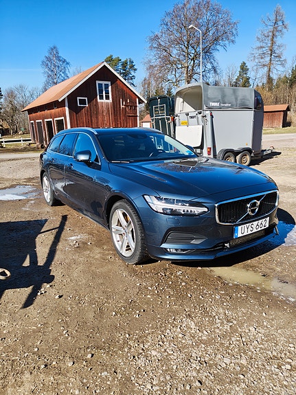 Volvo V90 2 of 10