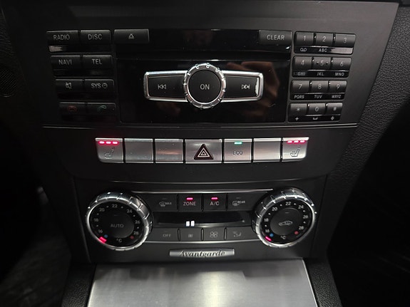 Mercedes-Benz C200 25 of 27