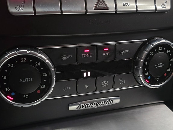 Mercedes-Benz C200 26 of 27