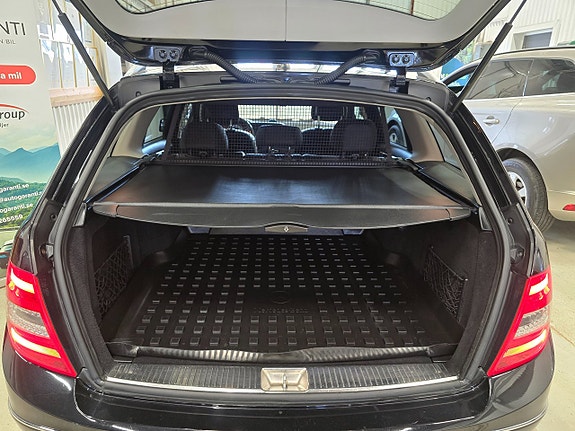 Mercedes-Benz C200 8 of 27