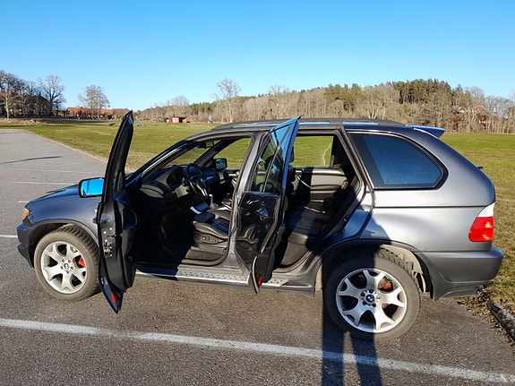 BMW X5 3 of 6