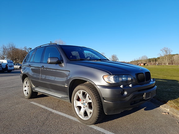 BMW X5 2 of 6