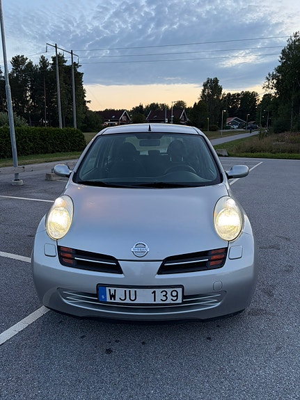 Nissan Micra 2 of 30