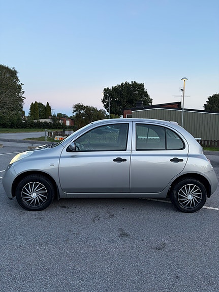 Nissan Micra 3 of 30