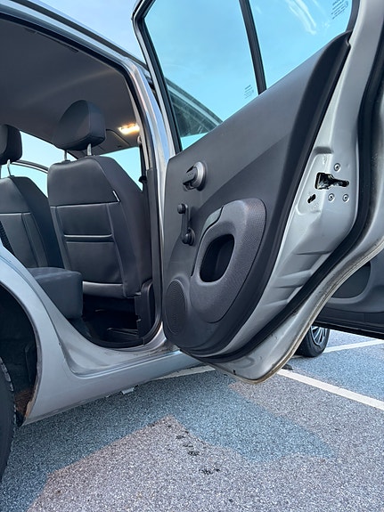 Nissan Micra 30 of 30