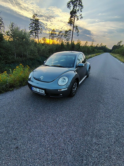 Volkswagen New Beetle 5 of 8