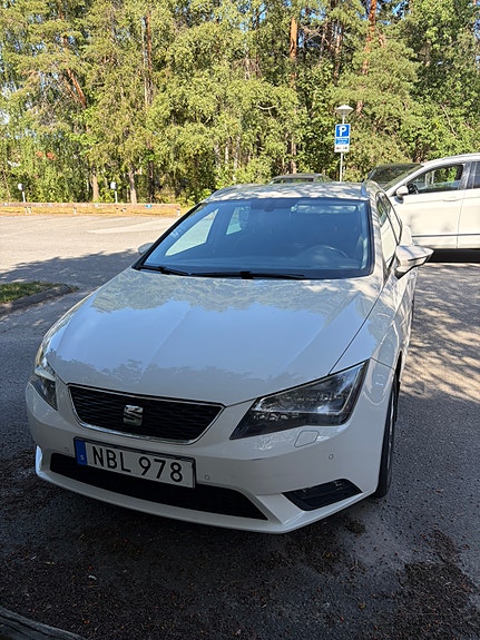 Seat Leon 2 of 15