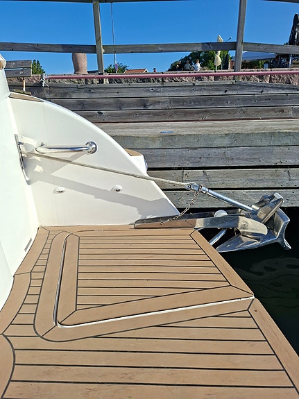 Windy 37 Grand Mistral DC 2004 17 of 28