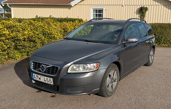 Volvo V50 3 of 10