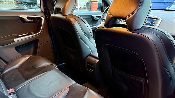 Volvo XC60 16 of 19