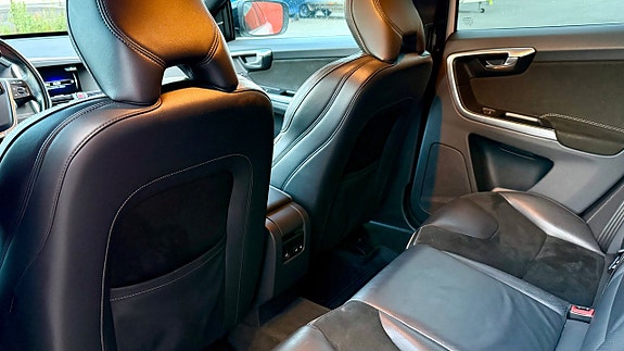 Volvo XC60 17 of 19