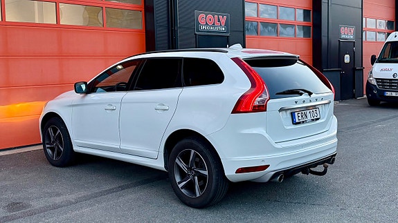 Volvo XC60 8 of 19