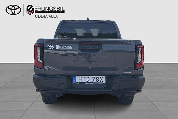 Toyota HiLux 4 of 19
